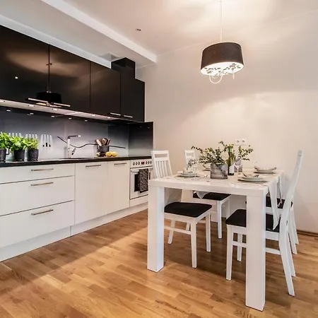 Apartamento Cozy City Flat With Sauna & Free Parking