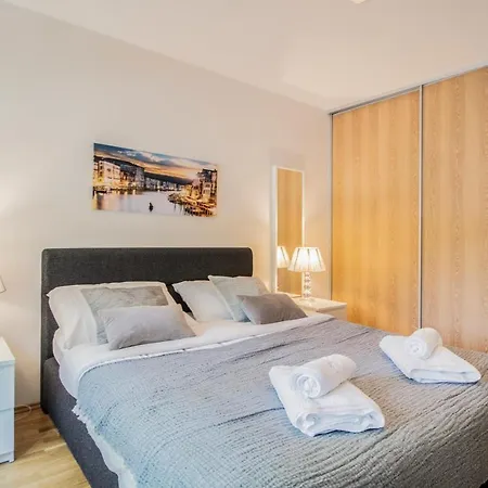 Apartamento Cozy City Flat With Sauna & Free Parking *